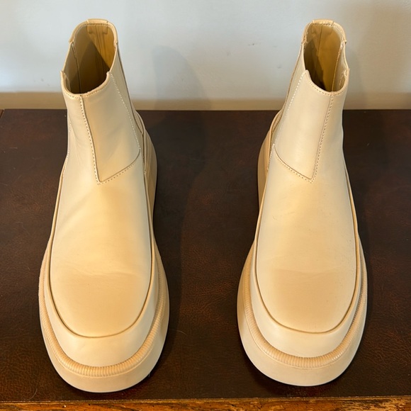 NEW & UNWORN - Zara Man ‘moonboot’ style high-tops - unused film shoot spares - Picture 3 of 13